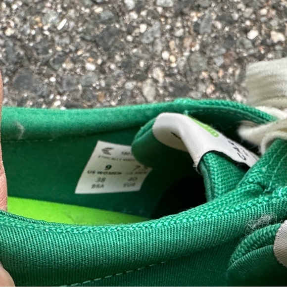Cariuma Green Canvas OCA Low Men’s Size 7 1/2 Barely Used Very Good Condition - Picture 8 of 8